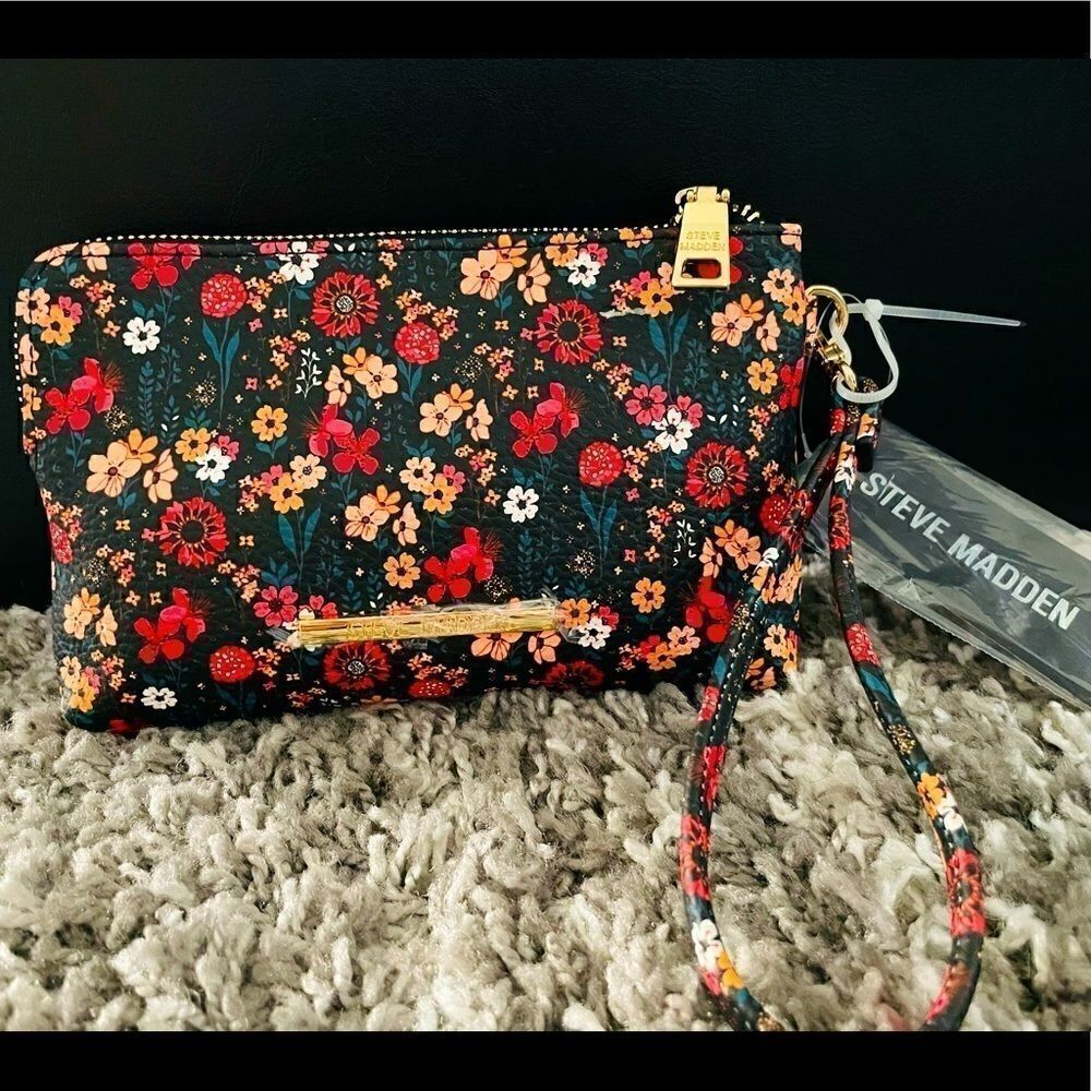 NWT Steve Madden Trell Clutch